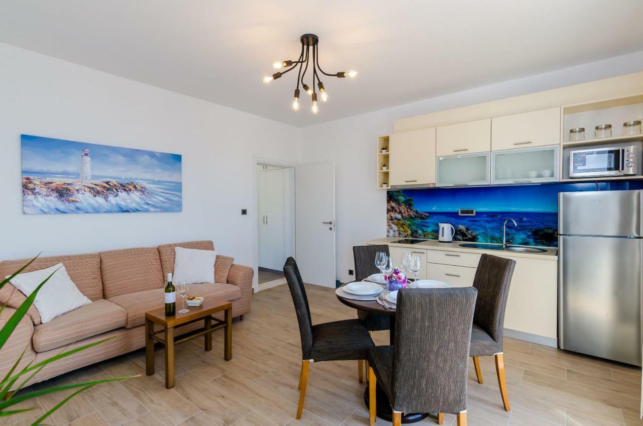 מליני Apartments Knego מראה חיצוני תמונה